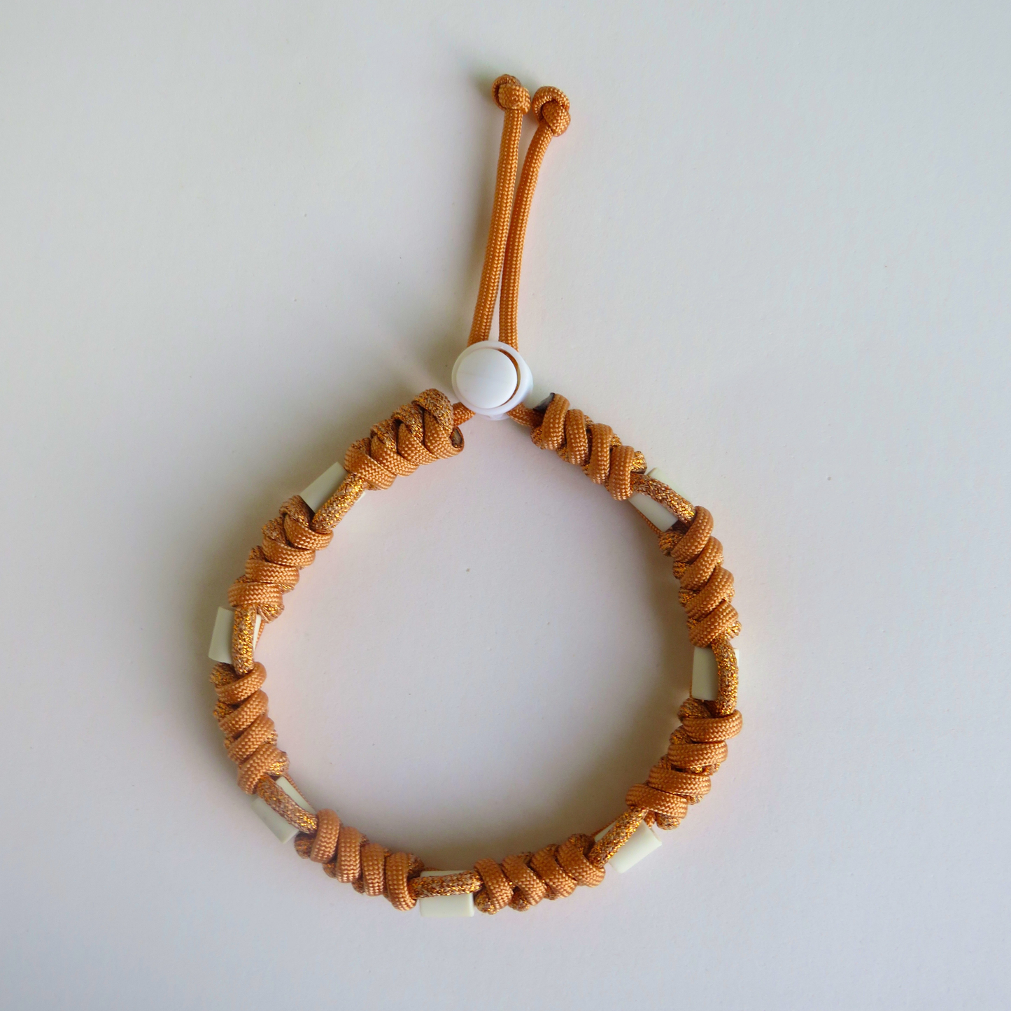 Colar Repelente Paracord Glitter Salmão