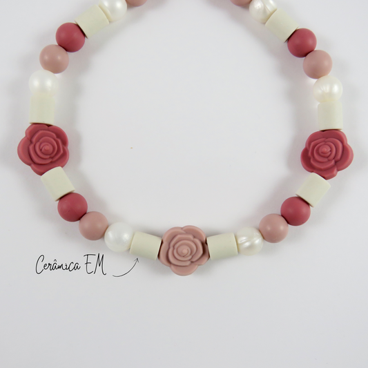 Collar repelente de rosas