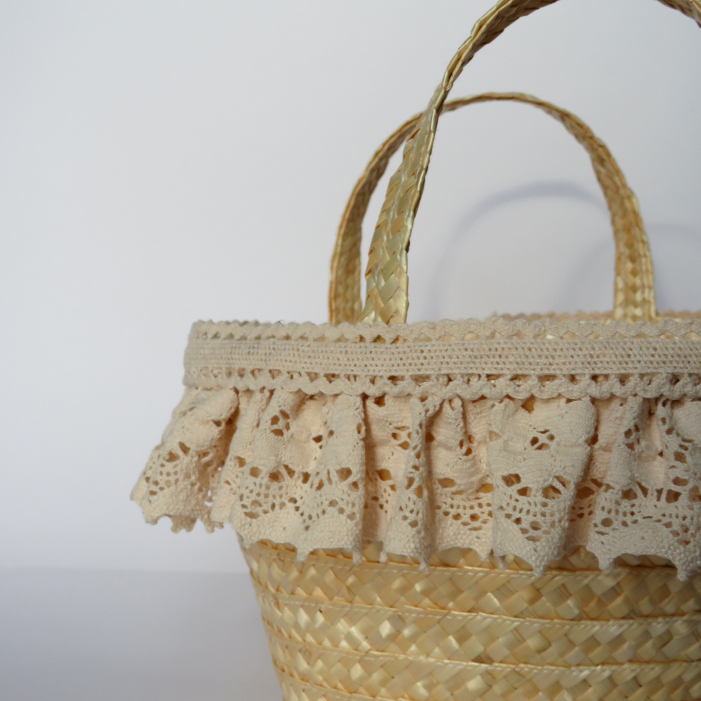 Cesta de Vime com Renda