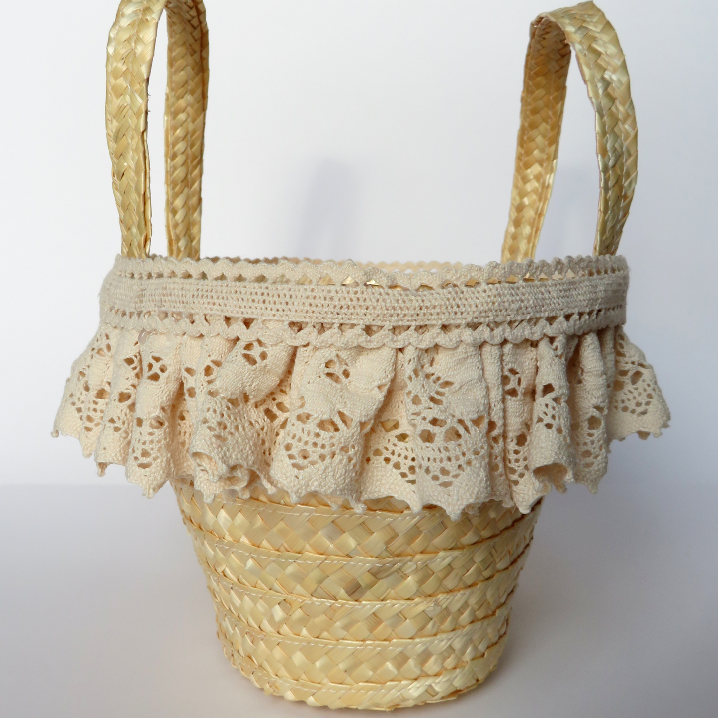 Cesta de Vime com Renda