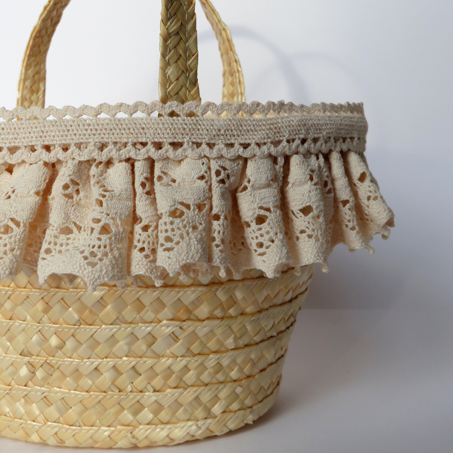 Cesta de Vime com Renda