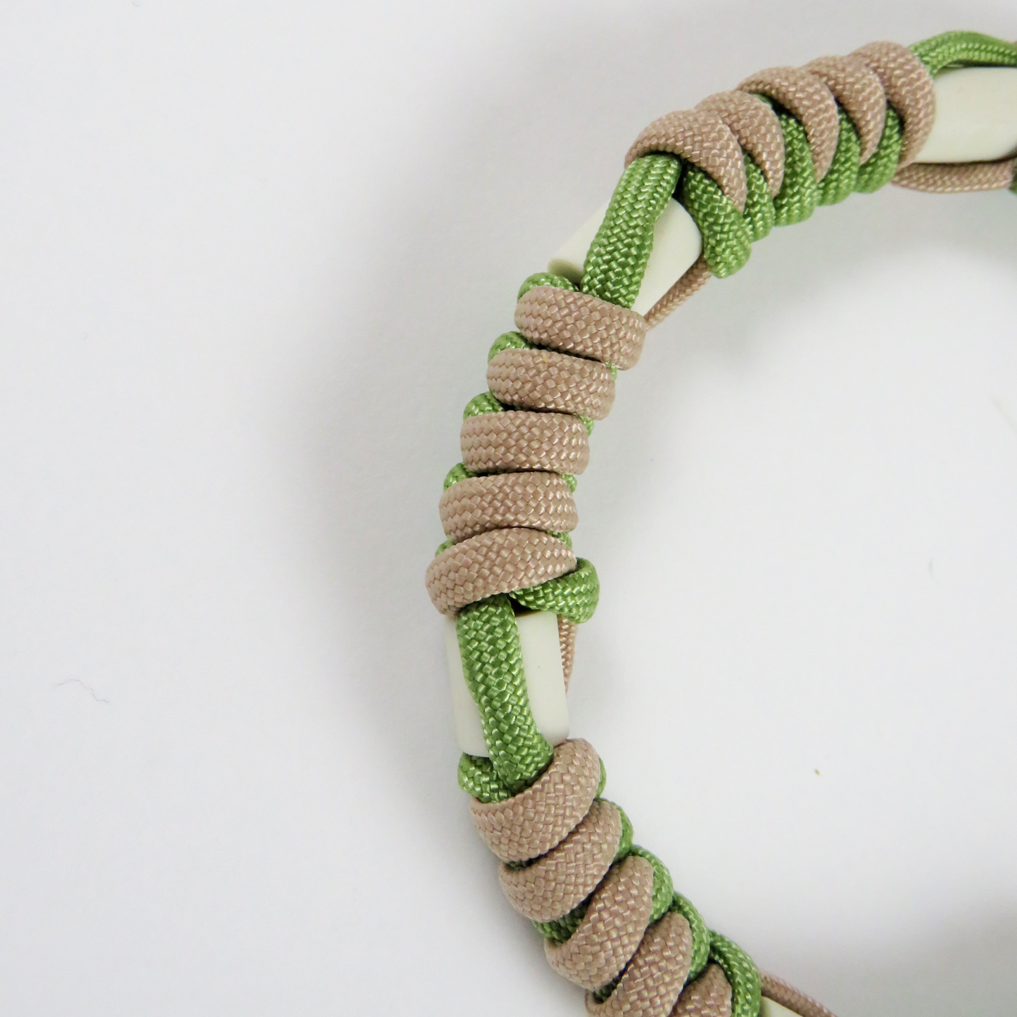 Colar Repelente Paracord Verde