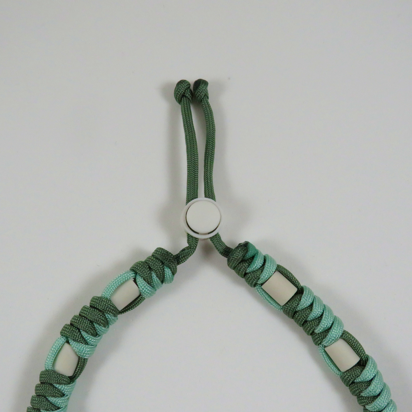 Collar repelente de paracord naranja