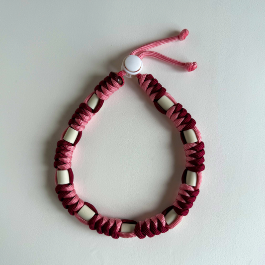 Colar Repelente Paracord Bordeaux e Rosa