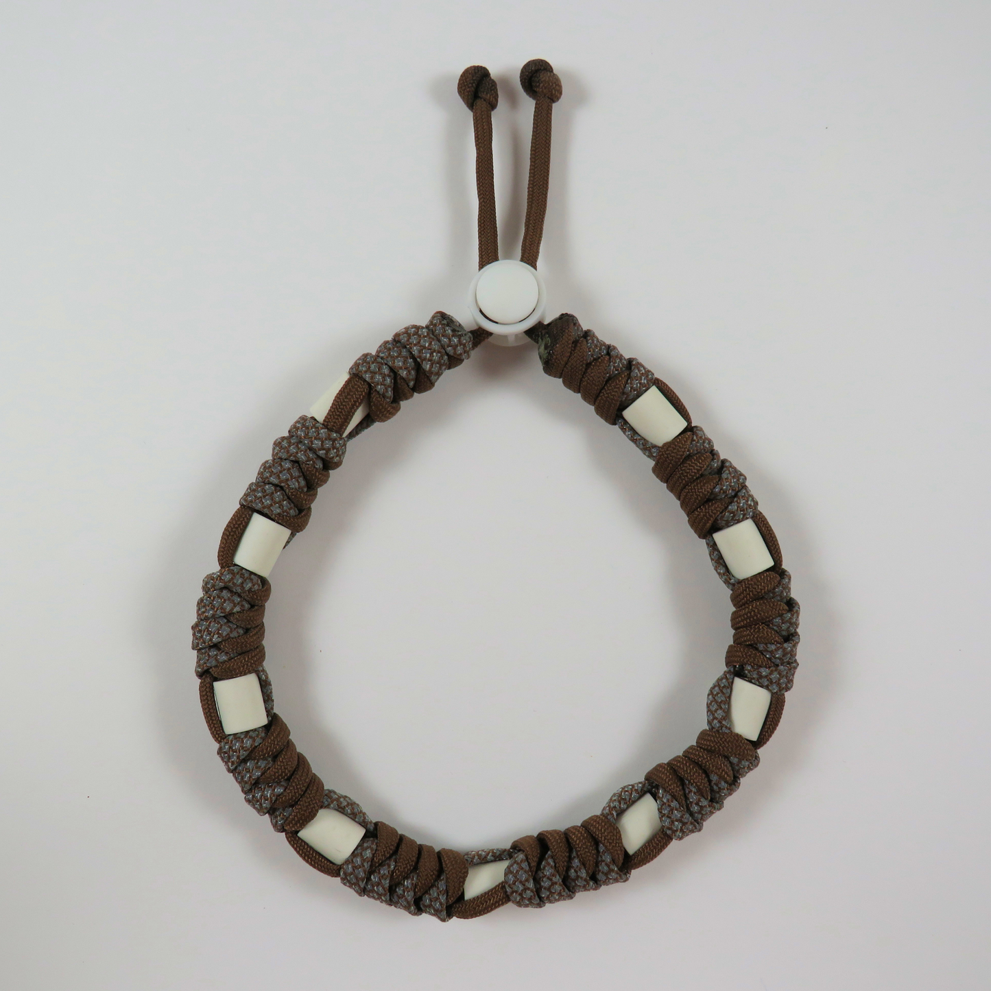 Colar Refletor Repelente Castanho