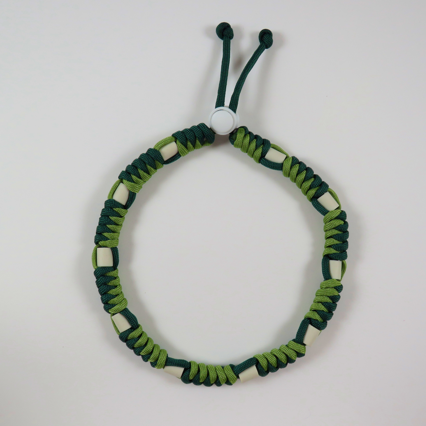 Colar Repelente Paracord Verde Escuro