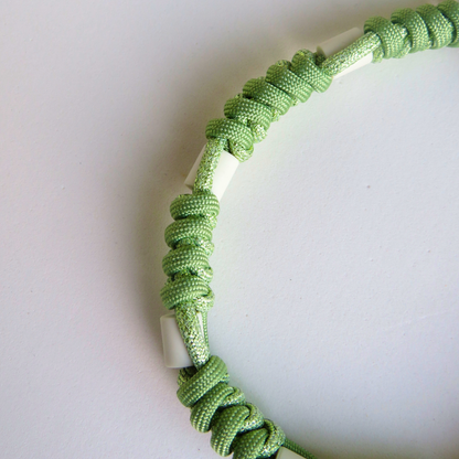 Colar Repelente Paracord Glitter Verde