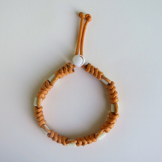 Colar Repelente Paracord Glitter Salmão