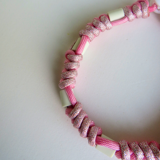Colar Repelente Paracord Glitter Rosa