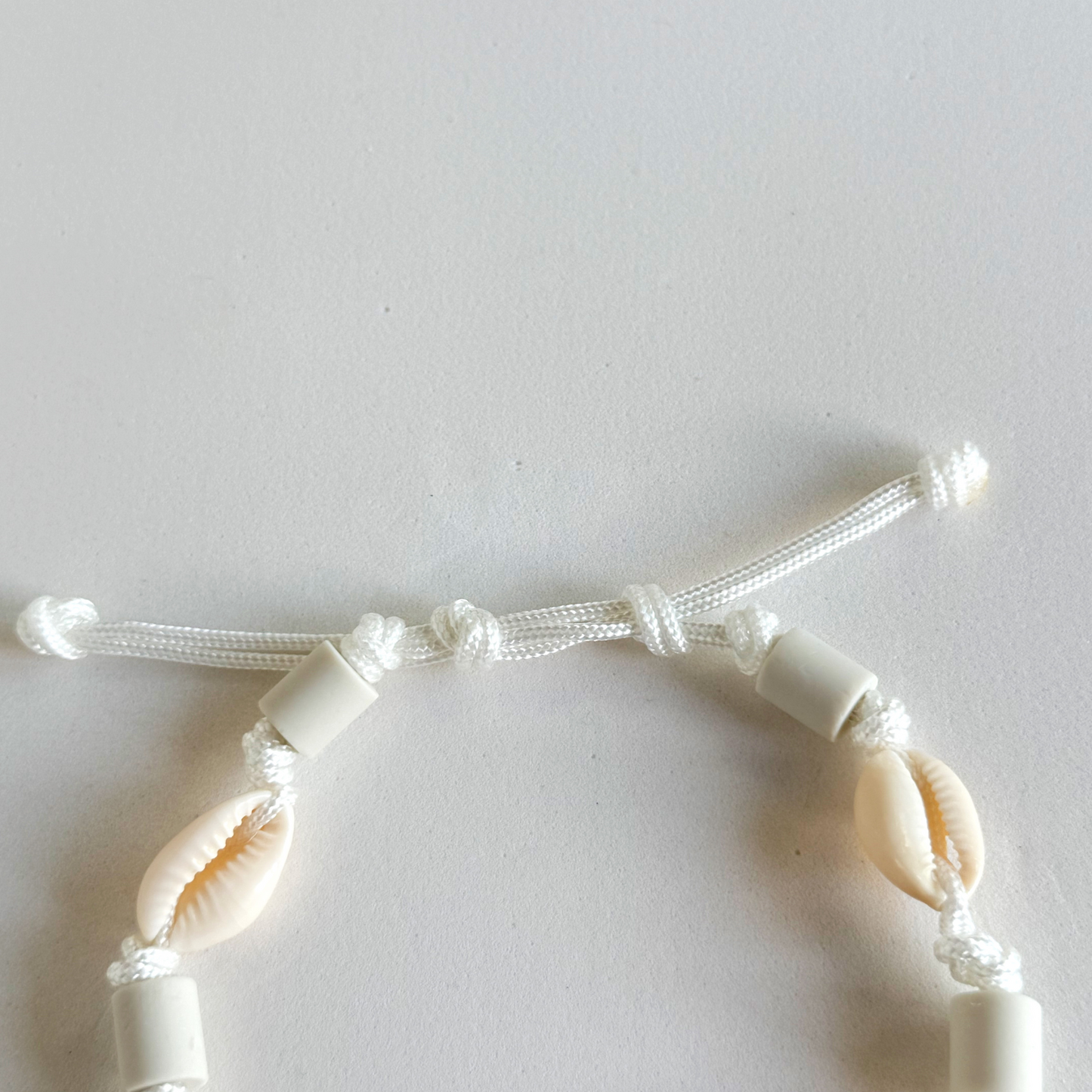 Collar de concha repelente