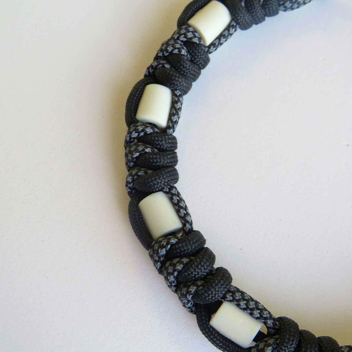 Colar Refletor Repelente Preto