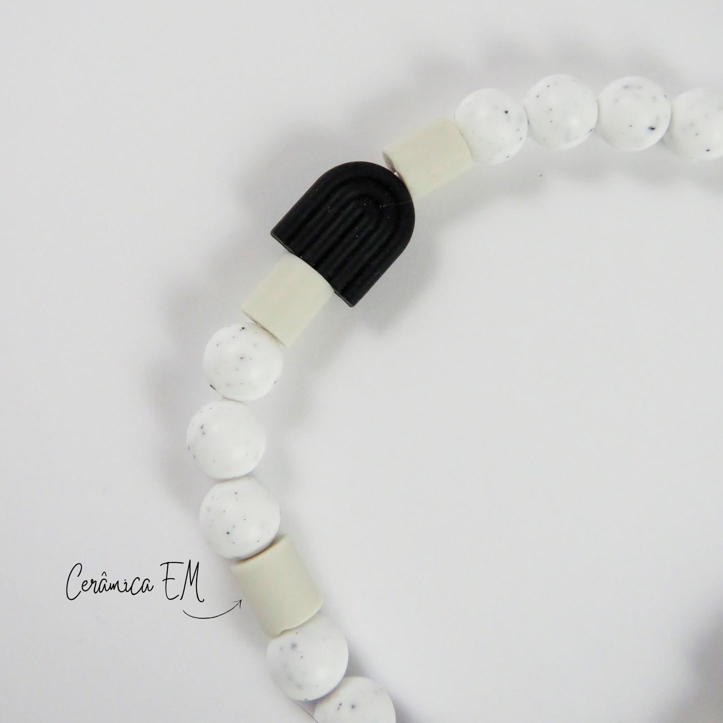Collar repelente de arcoíris