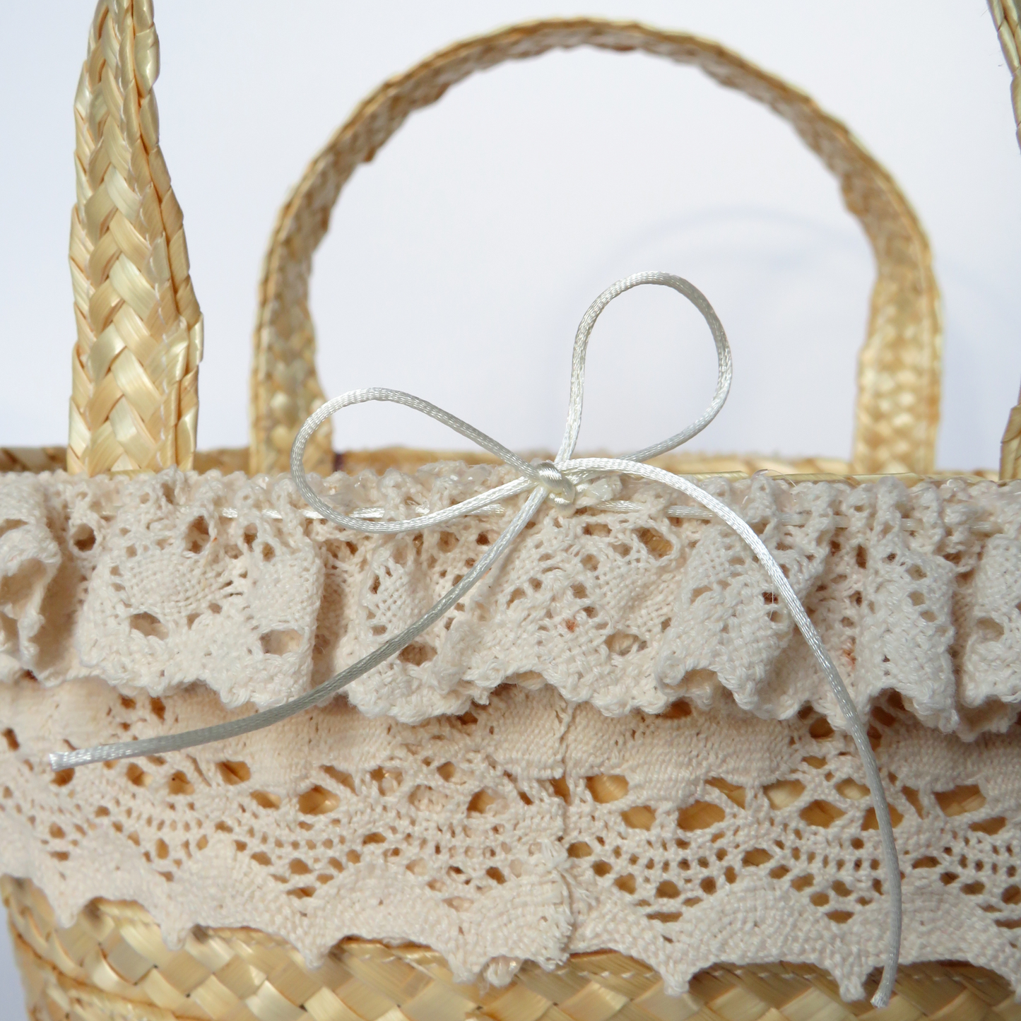 Cesta de Vime com Renda