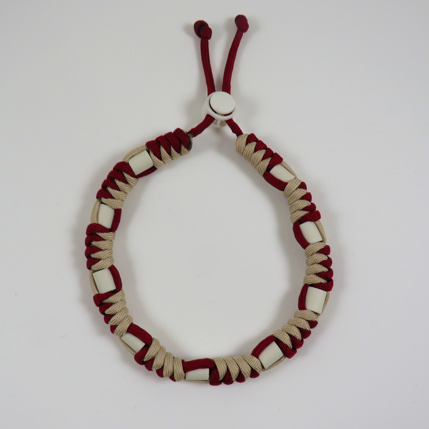 Colar Repelente Paracord Bordeaux e Bege