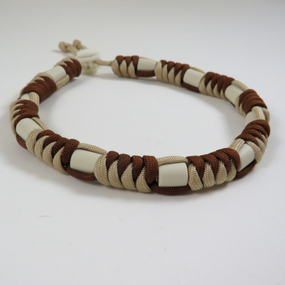 Collar repelente de paracord naranja